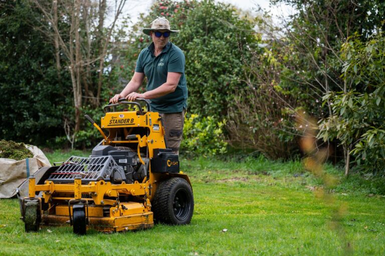 lawn mowing Lynmore